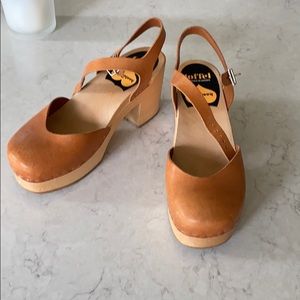Swedish hasbeens  sz 38. Very little wear.